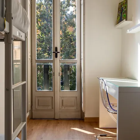 Italianflat - Spacious 3 Bedroom With Balcony San Babila Area * ميلان