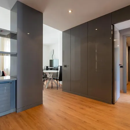 Italianflat - Spacious 3 Bedroom With Balcony San Babila Area شقة *