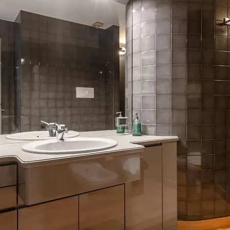 Italianflat - Spacious 3 Bedroom With Balcony San Babila Area Διαμέρισμα Μιλάνο