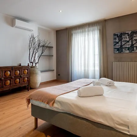 Italianflat - Spacious 3 Bedroom With Balcony San Babila Area Διαμέρισμα Μιλάνο