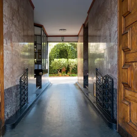 Italianflat - Spacious 3 Bedroom With Balcony San Babila Area Διαμέρισμα Μιλάνο