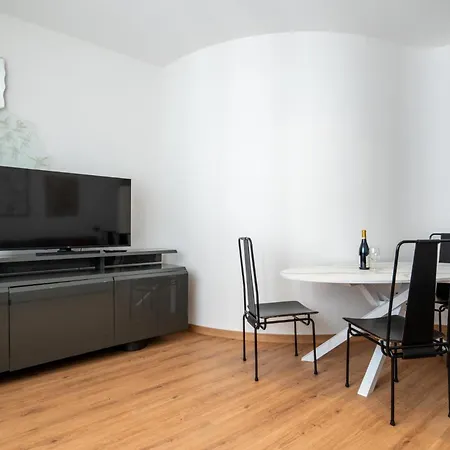 Διαμέρισμα Italianflat - Spacious 3 Bedroom With Balcony San Babila Area Μιλάνο