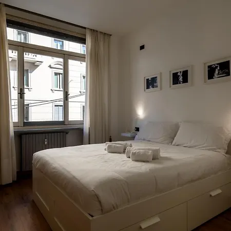 Italianflat - Spacious 3 Bedroom With Balcony San Babila Area Διαμέρισμα