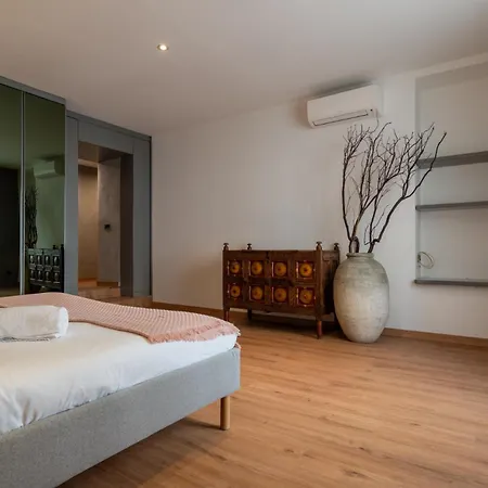 Italianflat - Spacious 3 Bedroom With Balcony San Babila Area Διαμέρισμα Μιλάνο