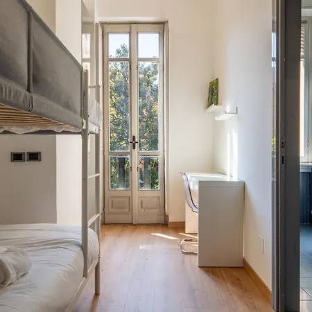 Italianflat - Spacious 3 Bedroom With Balcony San Babila Area Μιλάνο